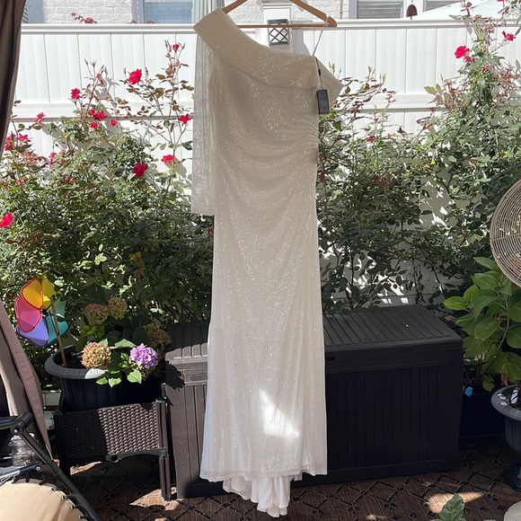 Ieena x Mac Duggal - White Sequined Drop Shoulder Faux Wrap Gown - Size 10 - Picture 9 of 17